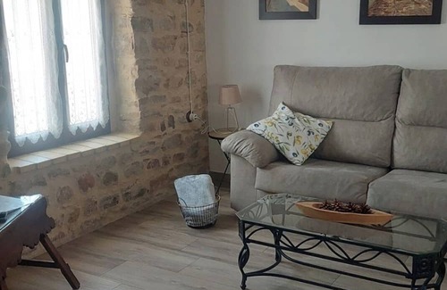 Old Town Baeza Cottage | El AOVE family house in the monumental district, two minutes from the Cathedral.