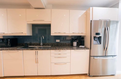 York House | Kick back and relax in this spacious 4-Bedroom Home near York Wildlife Reserve