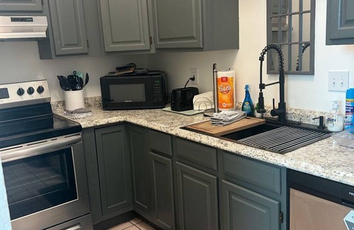 Joplin Condo | Elegant, Quiet Homey Apartment