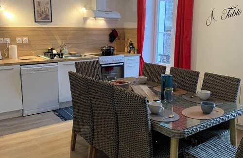Loures-Barousse Apartment | La Douchka Azzurra