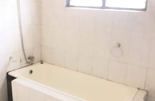 Nungua House | Charming 1-bedroom apartment with AC ,washing machine and WiFi in Accra Region