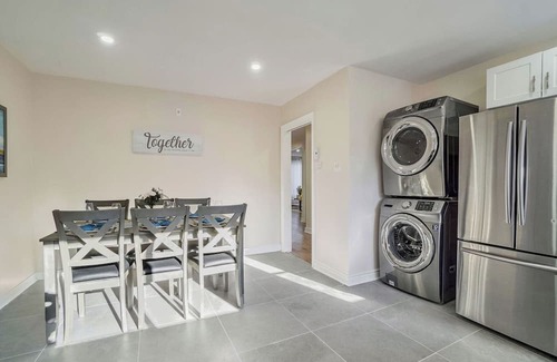 Ahuntsic-Cartierville Apartment | Relaxing Montreal 3 BR Appartment, close to transport and services