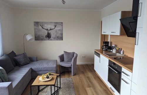 Hildfeld Apartment | "Relax in a heath village: cozy vacation apartment with a view of the mountains!"