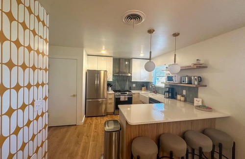 Abilene House | Mid-Mod Marvel - A 3 Bed/2 Bath Mid-century Home in SW Abilene