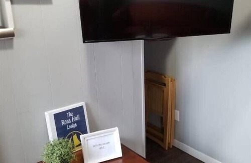 Bloomfield House | The Rosehall PEC Waterfront Stay