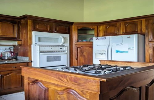 Castries Quarter House | Charming 2-bedroom house in Castries with WiFi