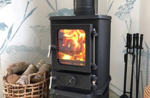 Leigh Cottage | Songbird Cottage - a luxury dog friendly hideaway
