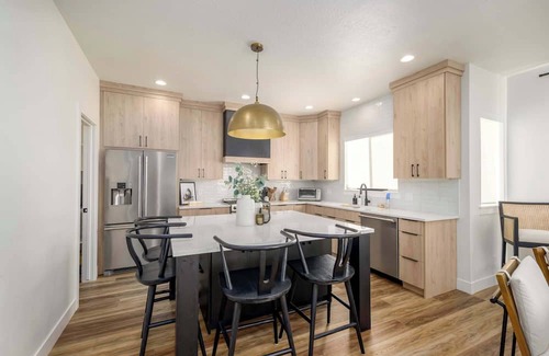 Provo Bay House | Lakeside Provo Getaway l Aero by Stay