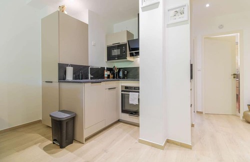 Le Lavandou Apartment | SELECT' - Garden apartment downtown !