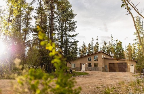 Fairplay Cabin | The Hideaway - Hot tub, Private, No stairs, 3-bedroom cabin in Fairplay