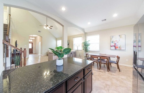 Katy House | Estate on Tea Tree Dr E#41267