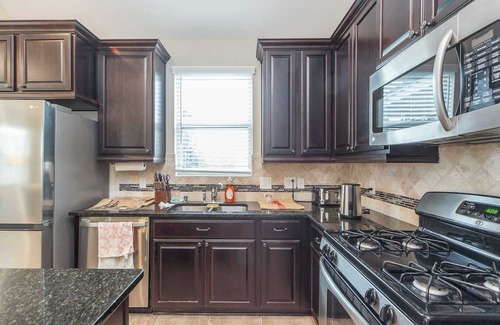 Katy House | Estate on Tea Tree Dr E#41267