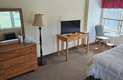 Valley Forge House | Cozy 1-bedroom hotel with WiFi, AC in charming Phoenixville