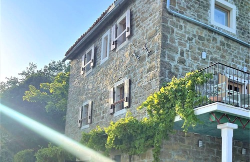 Oprtalj Cottage | Charming 2-bedroom cottage with swimmingpool in welcoming Oprtalj with WiFi, AC