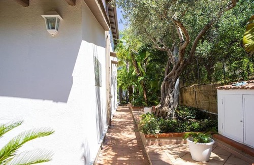 Carini House | La Murgiulina