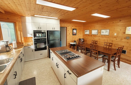 Victoria Beach Cabin | Magical lakefront cabin retreat in Victoria Beach!