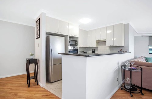 Pyrmont Apartment | Pyrmont 2 Bed apartment - Prime Location w parking