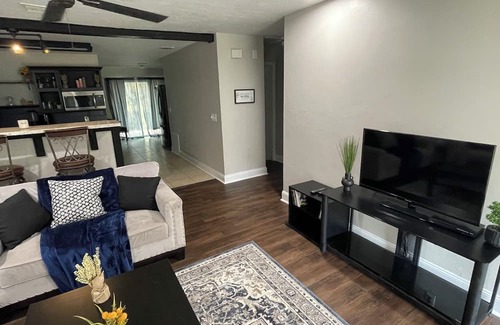 Gainesville House | The Meadow Retreat