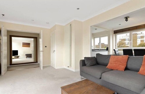 West Putney Apartment | Amazing 4BR Flat with Beautiful Terrace