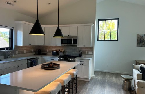 Carbondale Apartment | Cozy 1 bedroom apartment in beautiful Carbondale