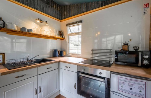 Bunloit House | Ancarraig Woodhatch 1 by Interhome