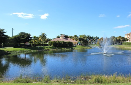 Cypress Lake Condo | Cozy 2-bedroom condo with AC, WiFi in Prime Fort Myers Location