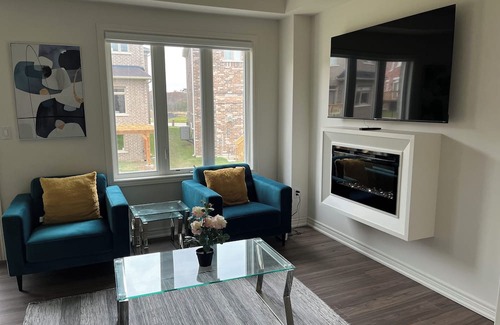 Watertown Apartment | Stunning, BRAND NEW 4BDR Home in Waterdown