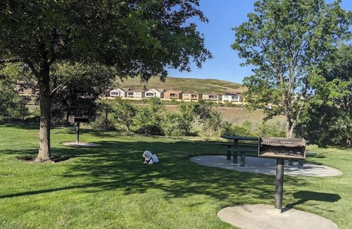 San Ramon House | Recreate Sensational Memories! Fireplace! Close to Danville South Park