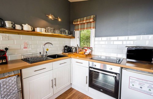 Bunloit House | Wonderful private villa for 4 people with WIFI, TV, patio, pets allowed and parking
