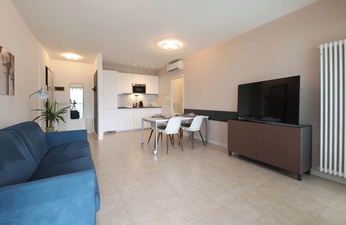 Martignano Apartment | Onda 7, ideal apartment for families and groups in a strategic position.
