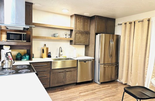Pueblo House | S♥️C🔵 Vivienda- SouthernCO Home nCharming 3 bedroom home in amazing Pueblo