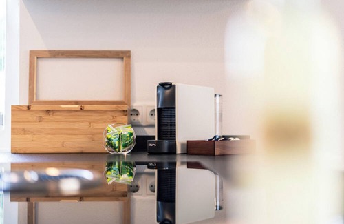 Kolbermoor Condo | Alpdeluxe Smart Home - Balkon-Wanne-Tiefgarage-BBQ