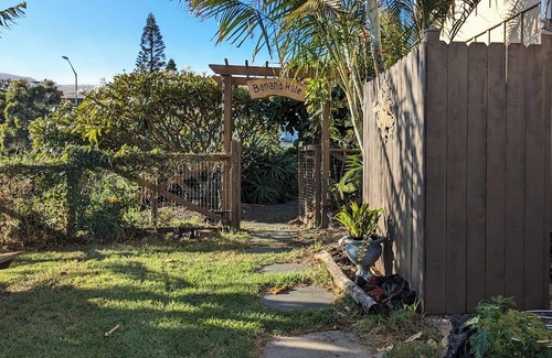 Kamuela House | Banana Hale Garden Oasis Studio
