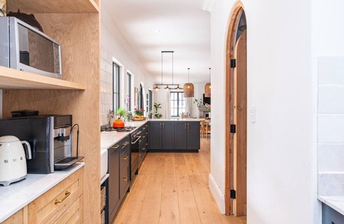 Claremont House | Elegant Modern 4-Bedroom Home