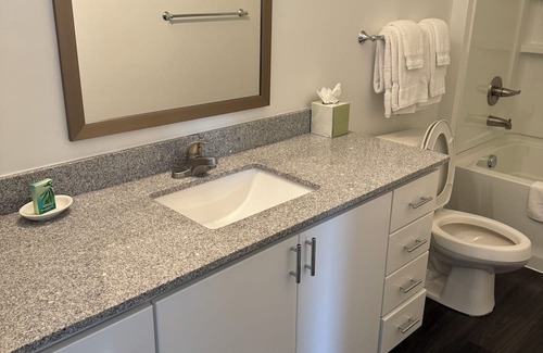 Tuttle West Apartment | Private listing for ARTURO MAR
