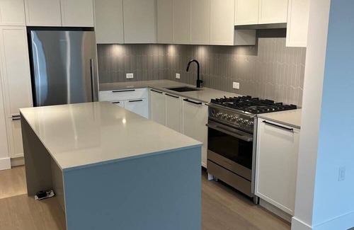 Boundary Bay Apartment | Brand new apartment by the beach