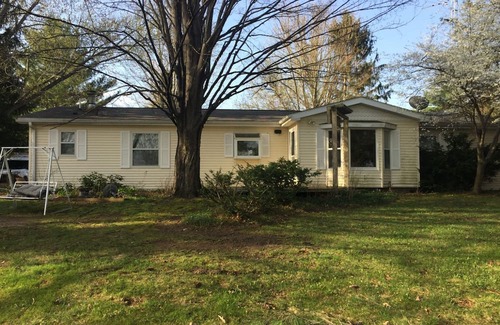 Davison House | Lovely 4-bedroom house in Davison