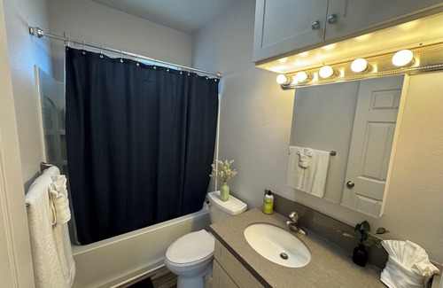 Kula House | Maui Sunset - 2 bedroom cottage, sleeps 6