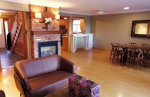 Brock Cottage | Direct Waterfront Cottage to Lake Simcoe w/Hot Tub, Sauna, BBQ Stove, Deck, Dock
