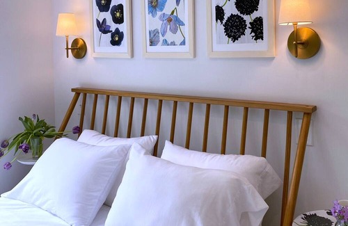 Narrowsburg House | Located in Narrowsburg, fenced in yard sleeps 4 & dog friendly!