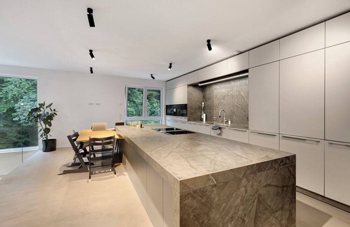 Heiligenhaus House | Holiday Home 'In Heiligenhaus Nähe Düsseldorf' with Shared Terrace, Wi-Fi and Air Conditioning
