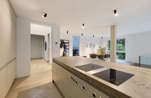 Heiligenhaus House | Holiday Home 'In Heiligenhaus Nähe Düsseldorf' with Shared Terrace, Wi-Fi and Air Conditioning