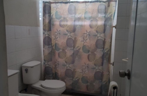 Las Piedras House | Charming 2-bedroom house in brilliant Las Piedras with AC