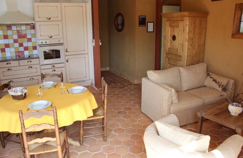 Brison-Saint-Innocent House | LE CLOS DES BURGONDES