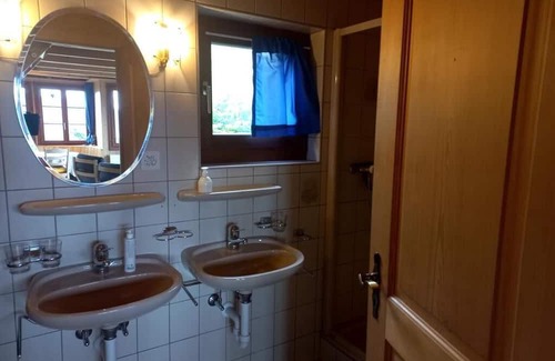 Eriz Apartment | Holiday house Eriz for 3 - 6 persons with 2 bedrooms - Holiday house