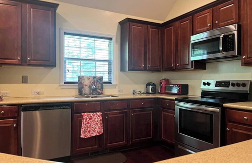 Douglasville House | Georgian Serenity retreat near Atlanta & Six Flags