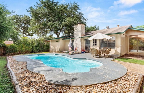 North San Antonio - SAT House | Vintage San Antonio Home with Private Pool, 3 bedroom/2 bathroom