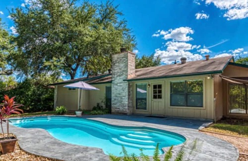 North San Antonio - SAT House | Vintage San Antonio Home with Private Pool, 3 bedroom/2 bathroom