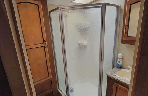 Hollywood House | Cozy RV in Hollywood, MD with AC and WiFi for a relaxing stay