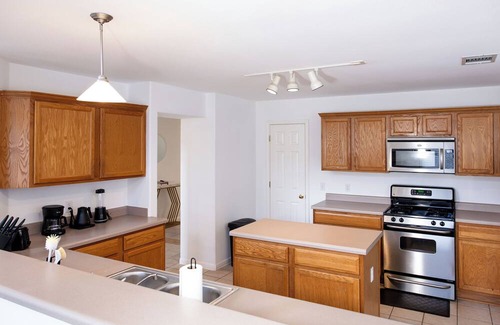 Manor Villa | Spacious Modern Event Home Minutes from Domain